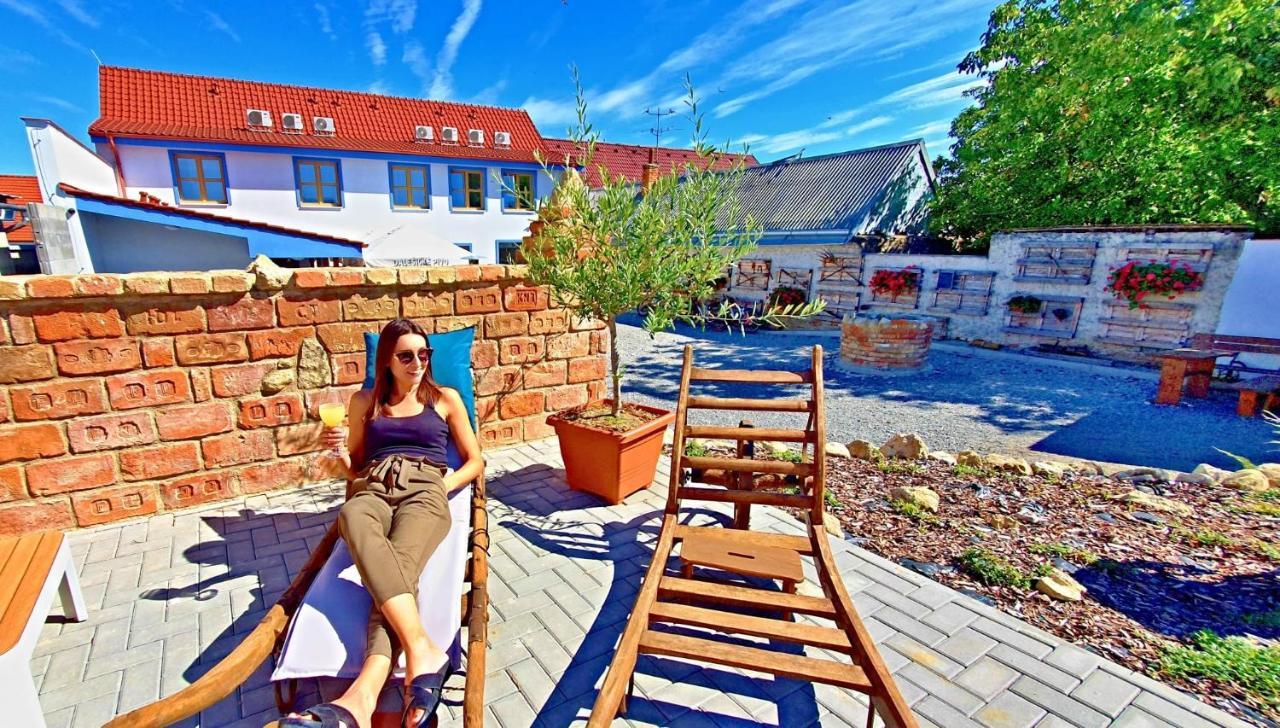 Penzion Jako Vino Bulhary Exterior foto